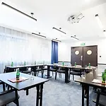 Qubus Hotel 3*