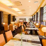Qubus Hotel 3*