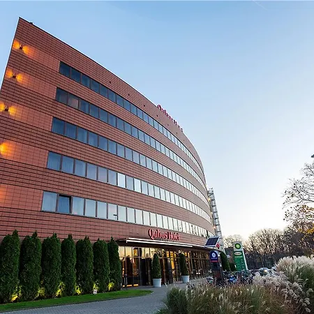 Qubus Hotel 3*