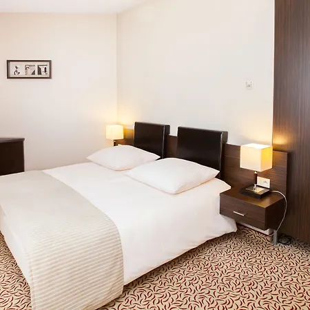 Qubus Hotel 3*