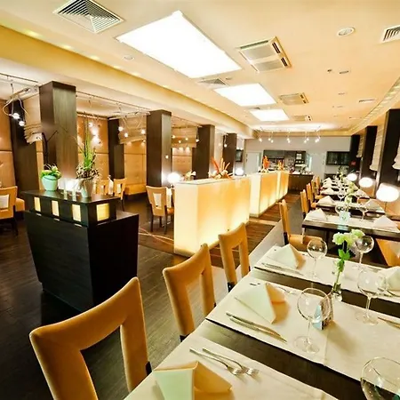 Qubus Hotel