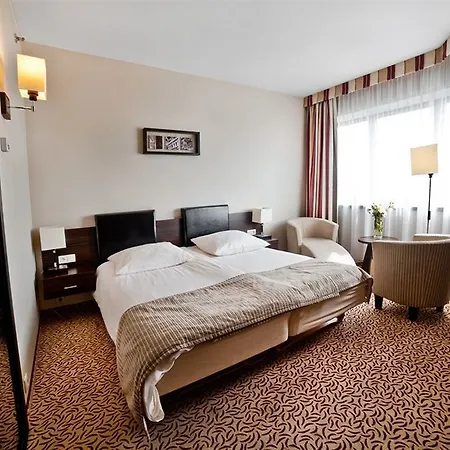Qubus 3* Łódź