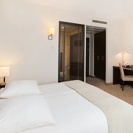 Qubus Hotel