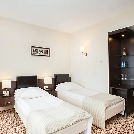 Qubus Hotel 3*